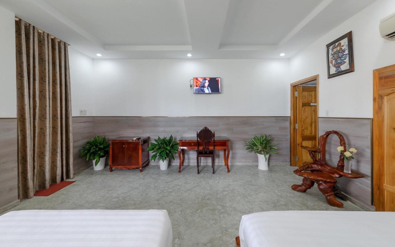 Coastal Village Beach Resort Дуонг-Донг Экстерьер фото