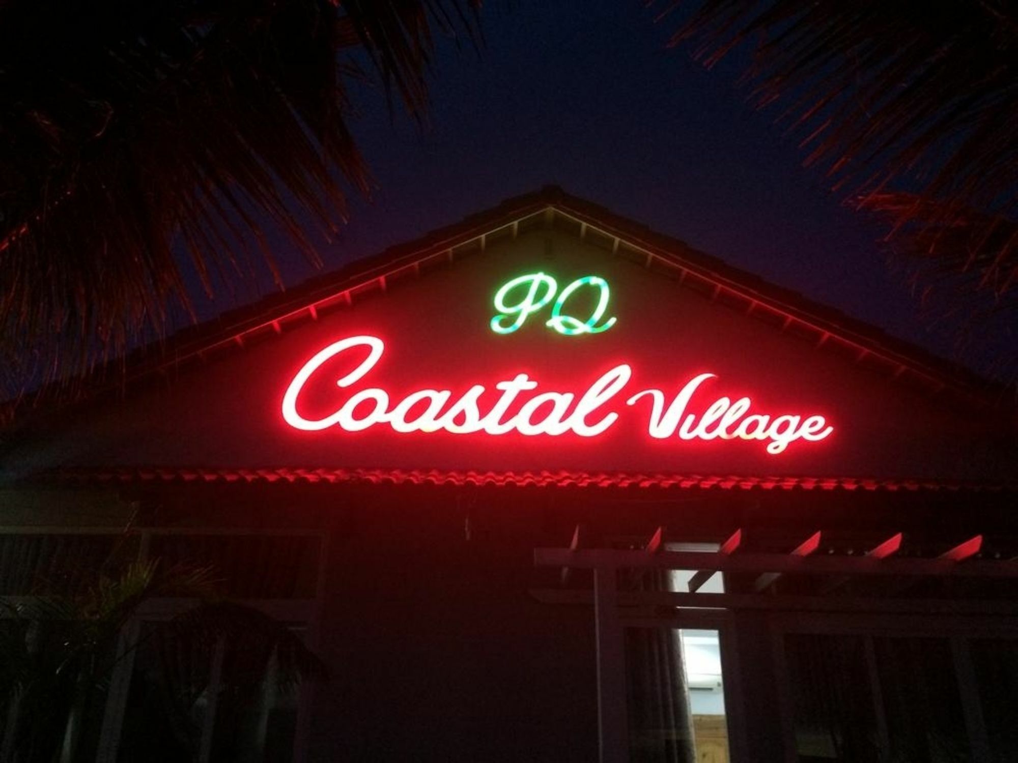 Coastal Village Beach Resort Дуонг-Донг Экстерьер фото
