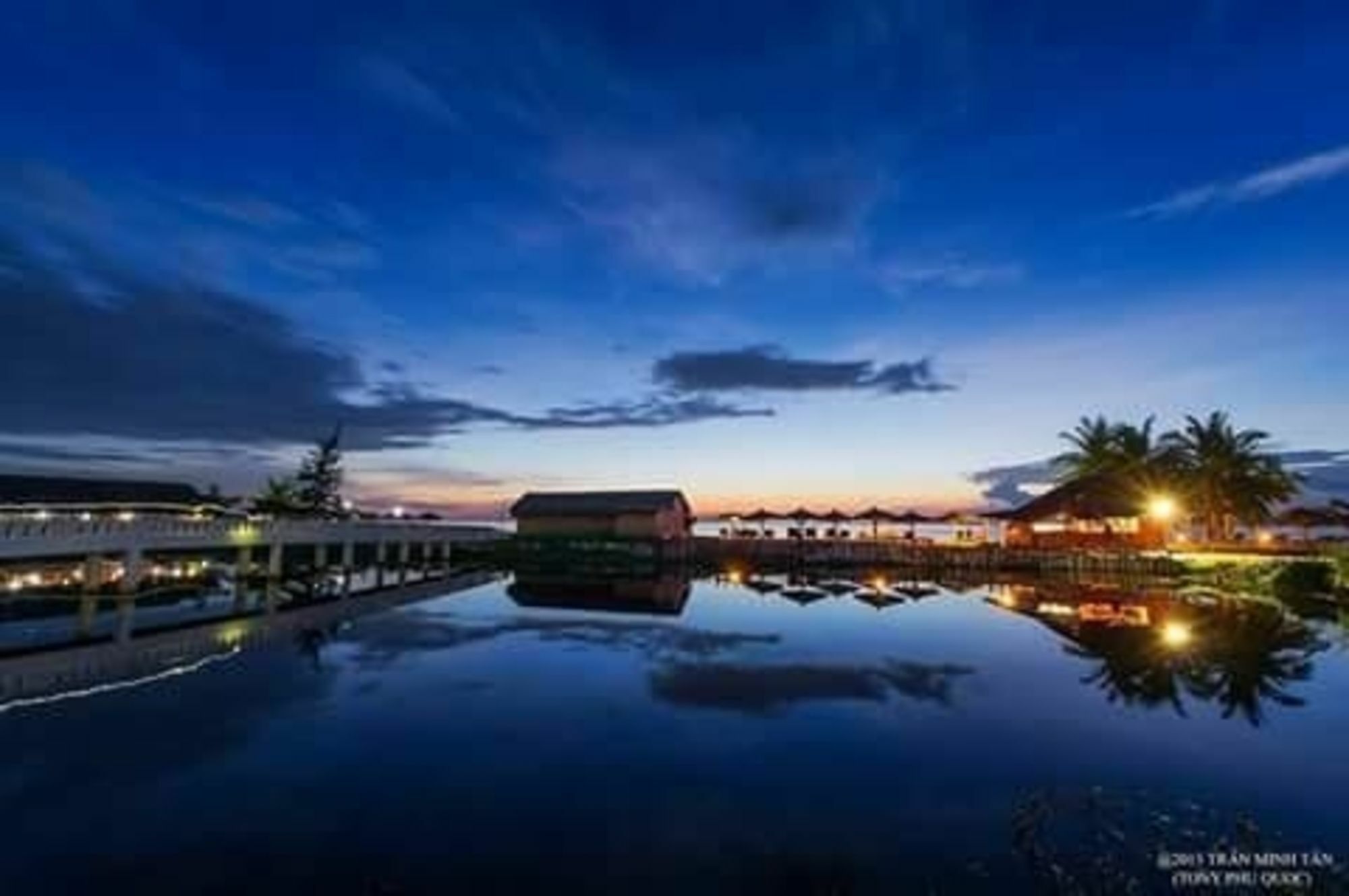 Coastal Village Beach Resort Дуонг-Донг Экстерьер фото