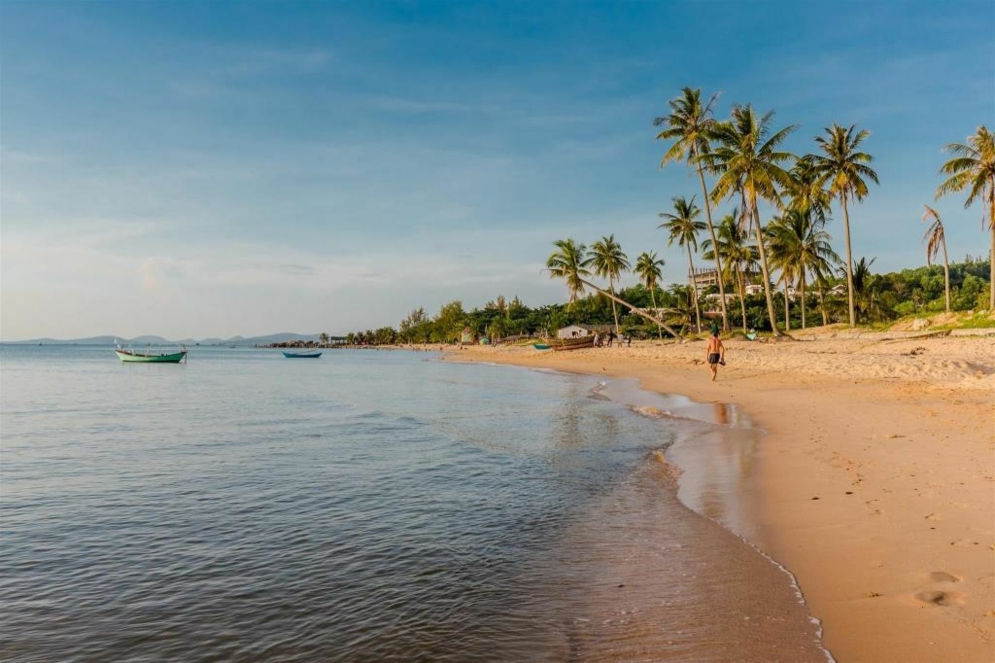 Coastal Village Beach Resort Дуонг-Донг Экстерьер фото